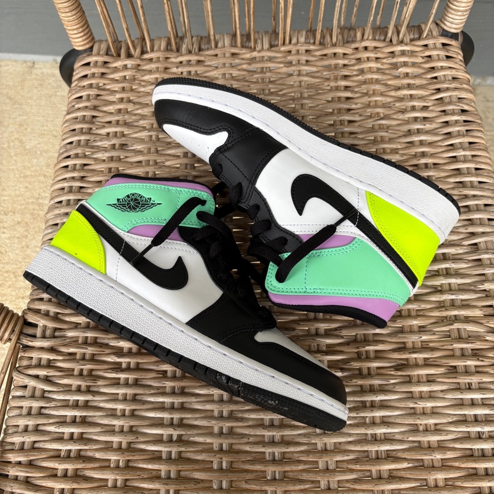 Nike Air Jordan 1 Mid GS Pastel 2021